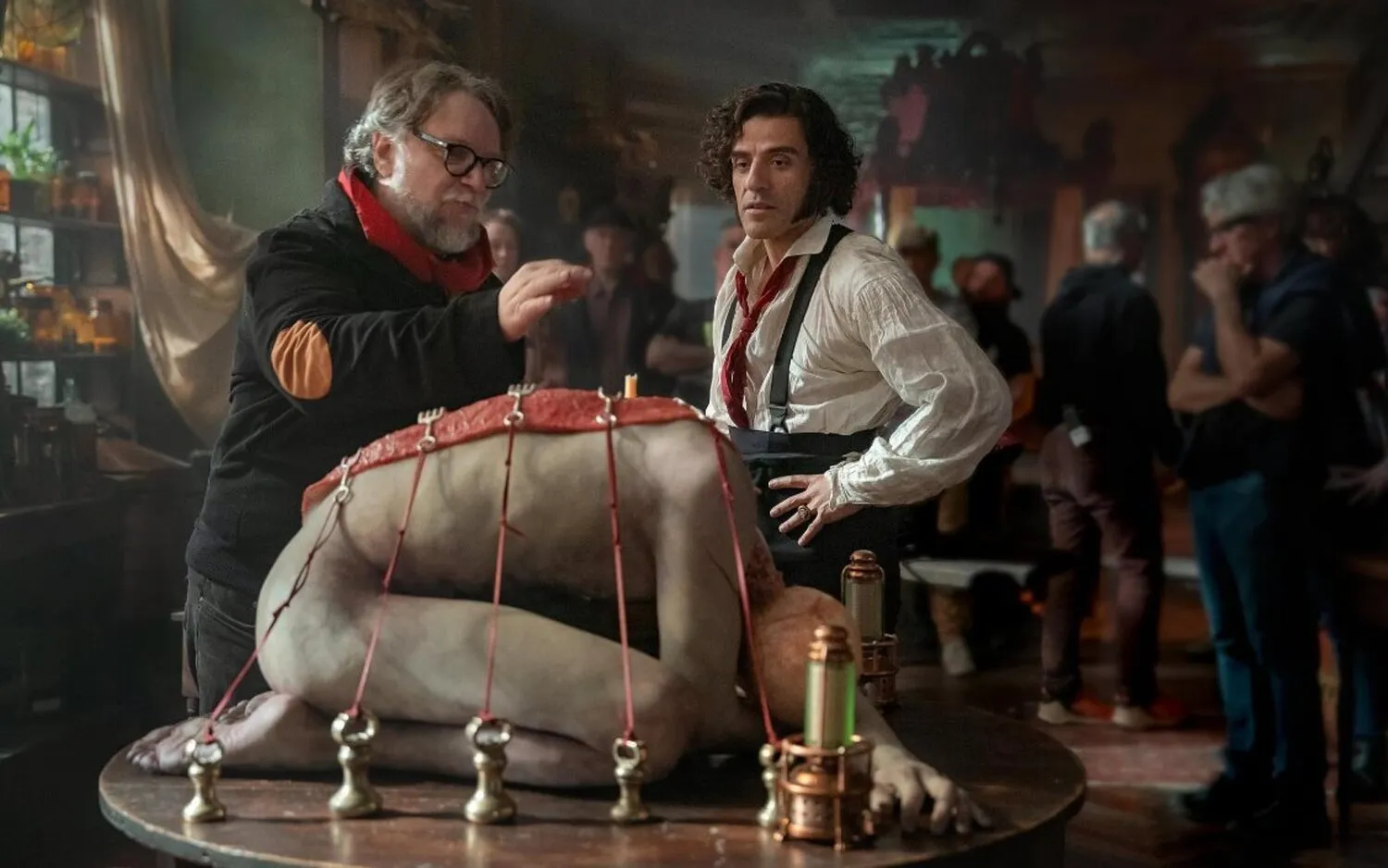 Guillermo del Toro y la magia sin CGI: el arte de lo tangible en el cine